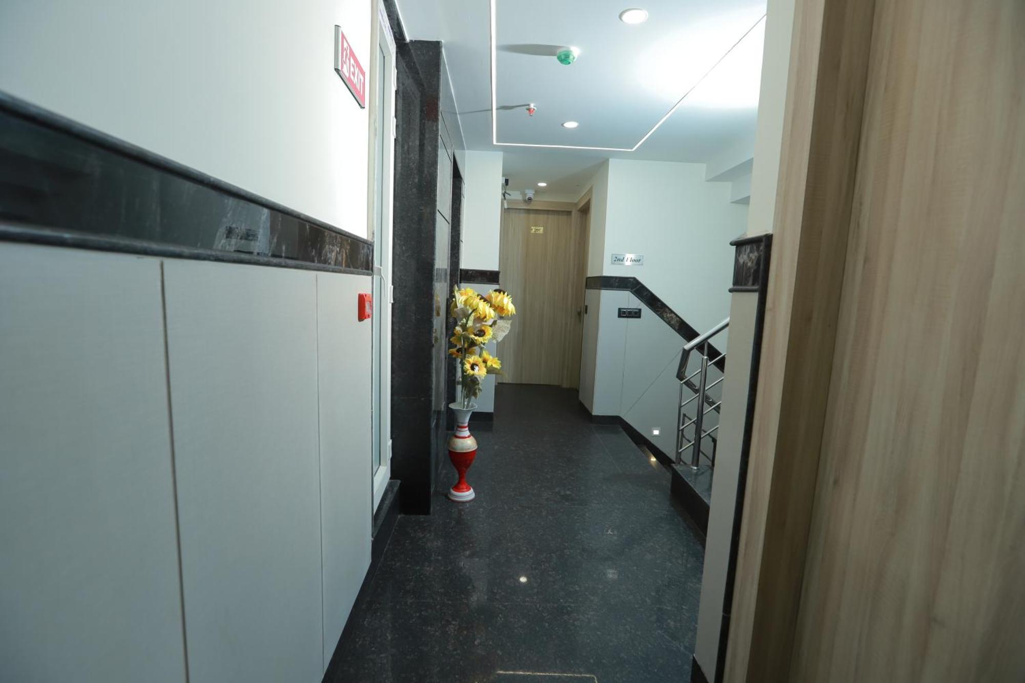 Zed Hotel - Delhi International Airport Neu-Delhi Exterior foto